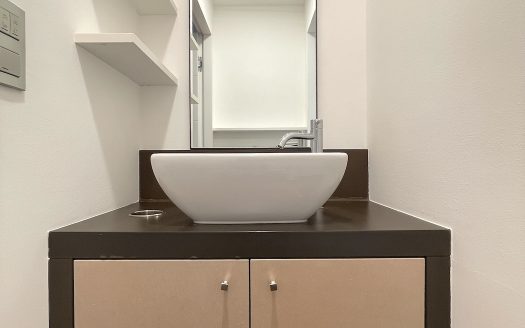 Stilvolles Wohnen mit zwei Balkonen und moderner Ausstattung
