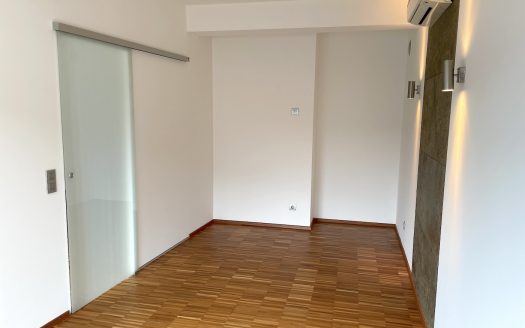 Stilvolles Wohnen mit zwei Balkonen und moderner Ausstattung