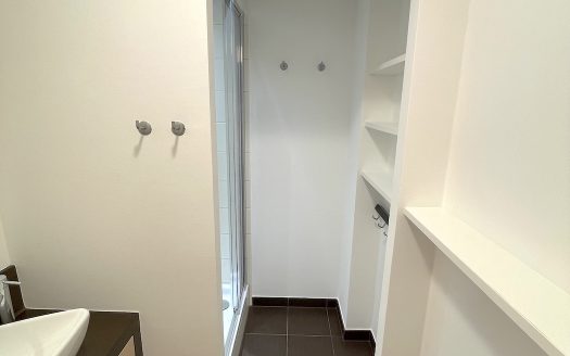 Stilvolles Wohnen mit zwei Balkonen und moderner Ausstattung