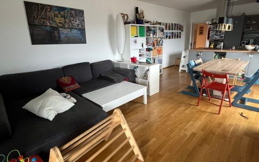 Großzügige 3-Zimmer-Wohnung mit 24 m² Balkon – Top-Lage in der Oberfeldstraße