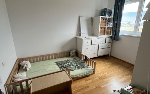 Großzügige 3-Zimmer-Wohnung mit 24 m² Balkon – Top-Lage in der Oberfeldstraße