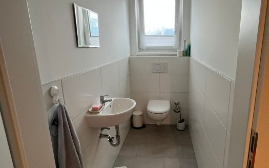 Großzügige 3-Zimmer-Wohnung mit 24 m² Balkon – Top-Lage in der Oberfeldstraße