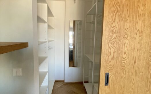 Eine Wohnung mit klarem Statement – Vollmöblierte 1- Zimmer Designerwohnung im letzten Obergeschoss