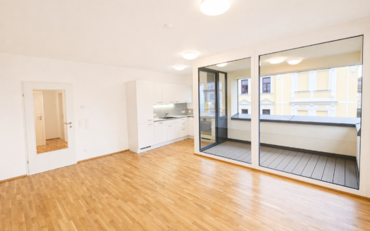 Exklusive 3-Zimmer-Wohnung mit Loggia in Top-Lage der Italiener Straße