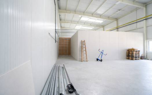 Zentrale Lagerhalle mit perfekter Anbindung