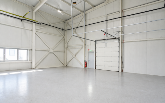 Zentrale Lagerhalle mit perfekter Anbindung